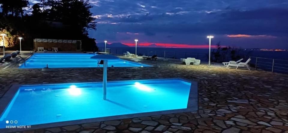 Aldi'S Guest House Vlore Bagian luar foto
