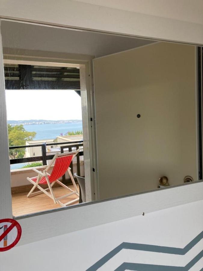Aldi'S Guest House Vlore Bagian luar foto