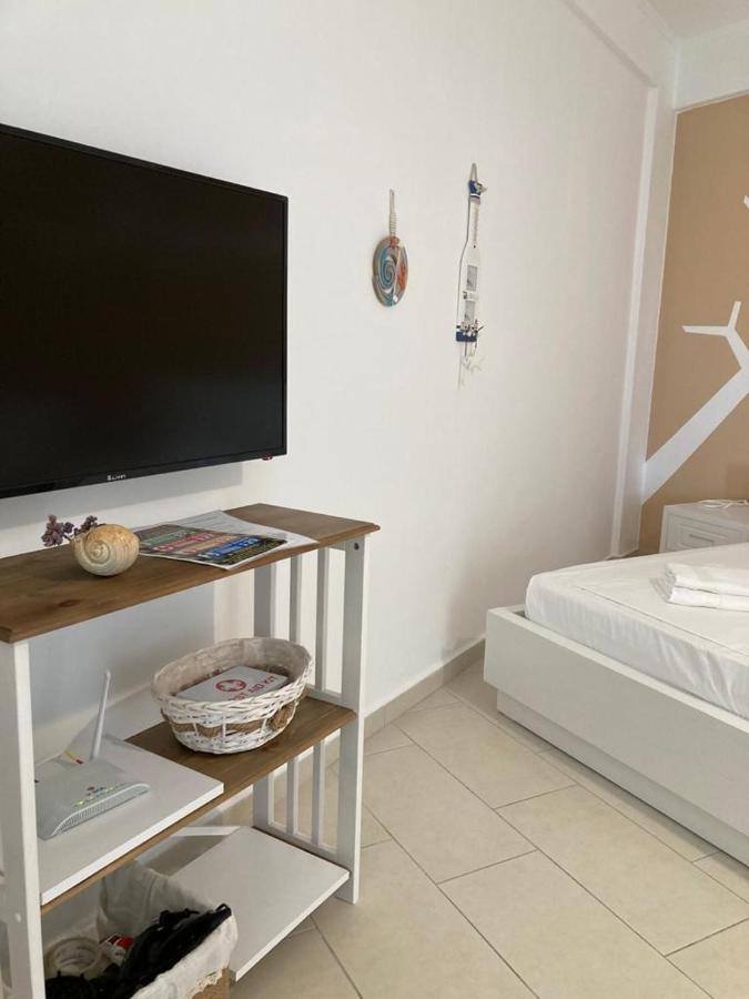 Aldi'S Guest House Vlore Bagian luar foto