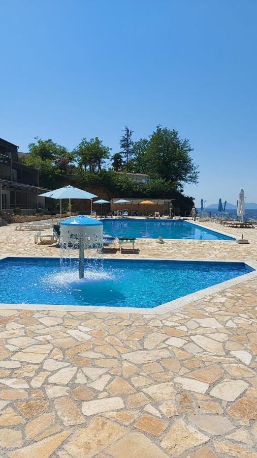 Aldi'S Guest House Vlore Bagian luar foto