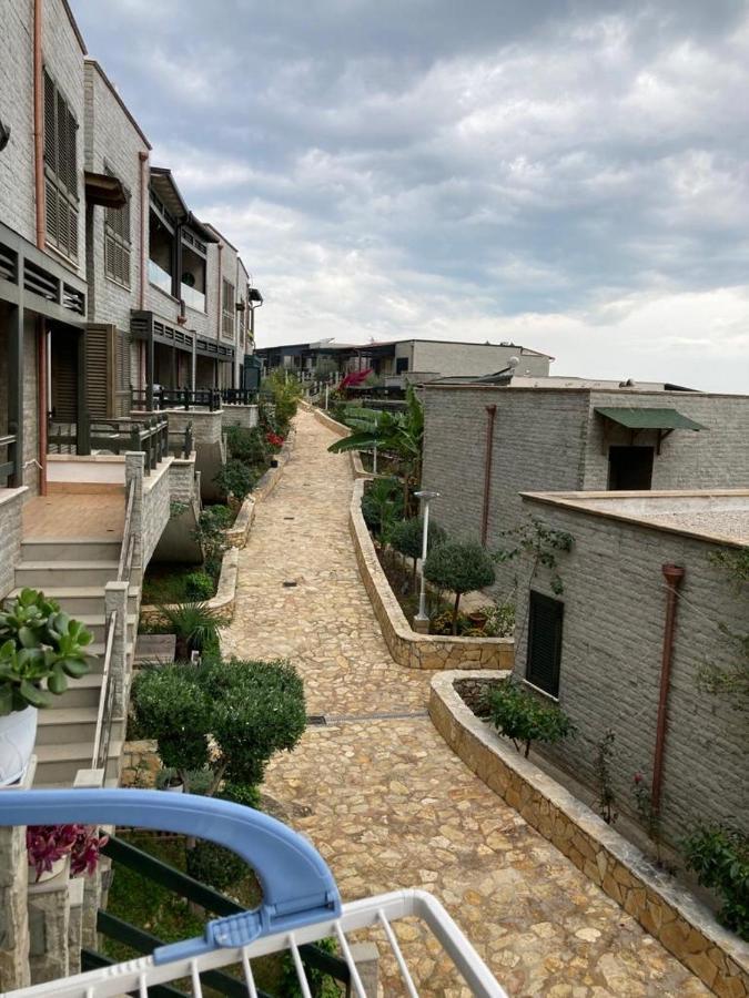 Aldi'S Guest House Vlore Bagian luar foto