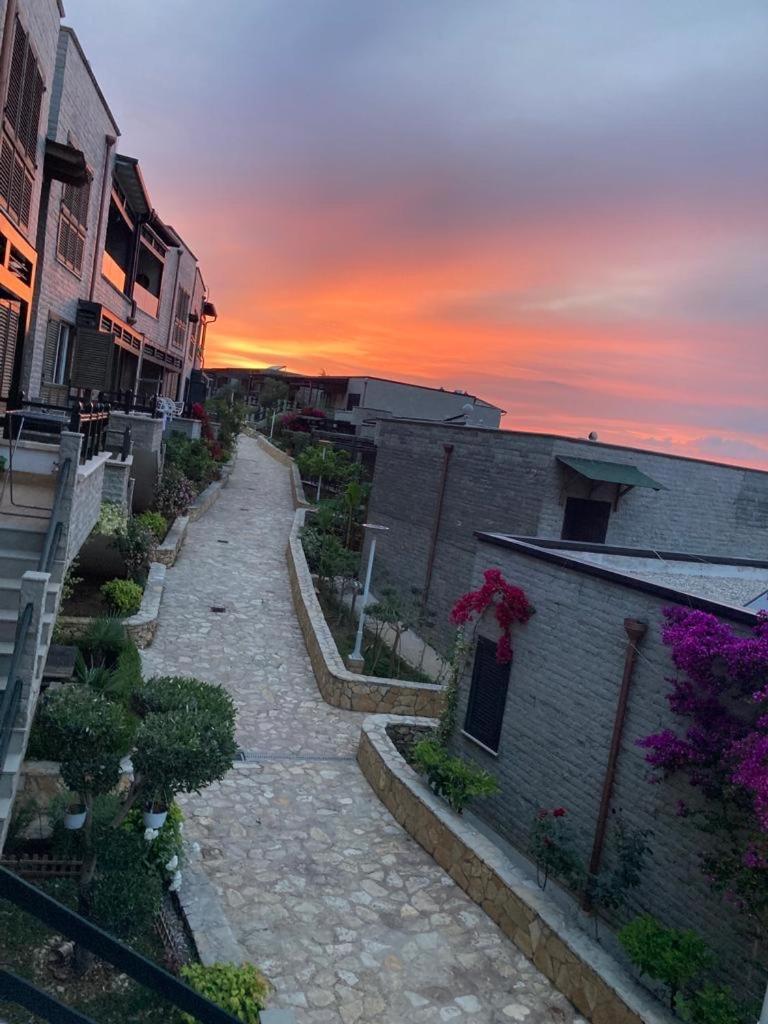 Aldi'S Guest House Vlore Bagian luar foto