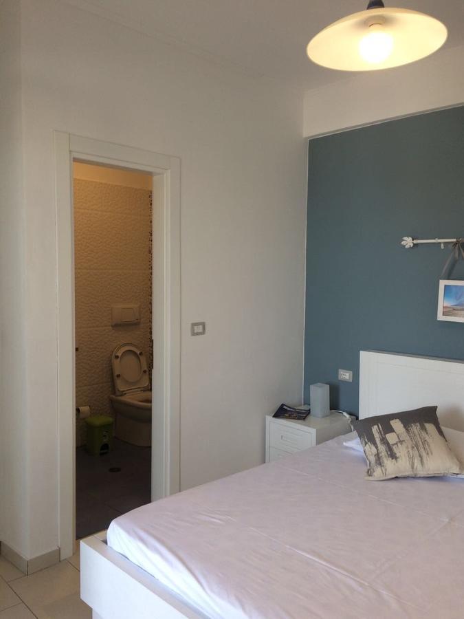 Aldi'S Guest House Vlore Bagian luar foto