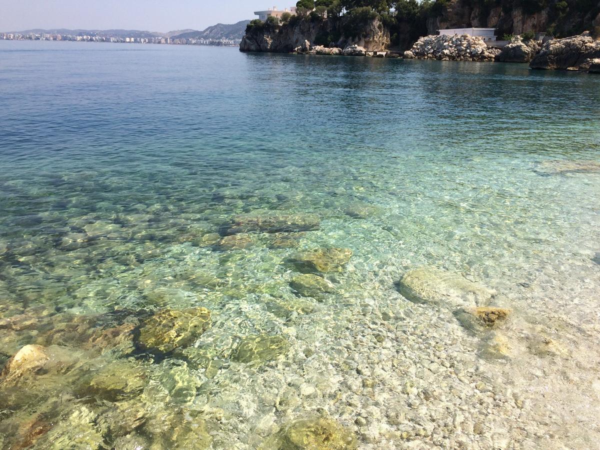 Aldi'S Guest House Vlore Bagian luar foto