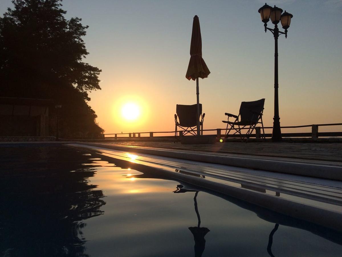 Aldi'S Guest House Vlore Bagian luar foto