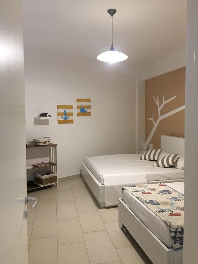 Aldi'S Guest House Vlore Bagian luar foto