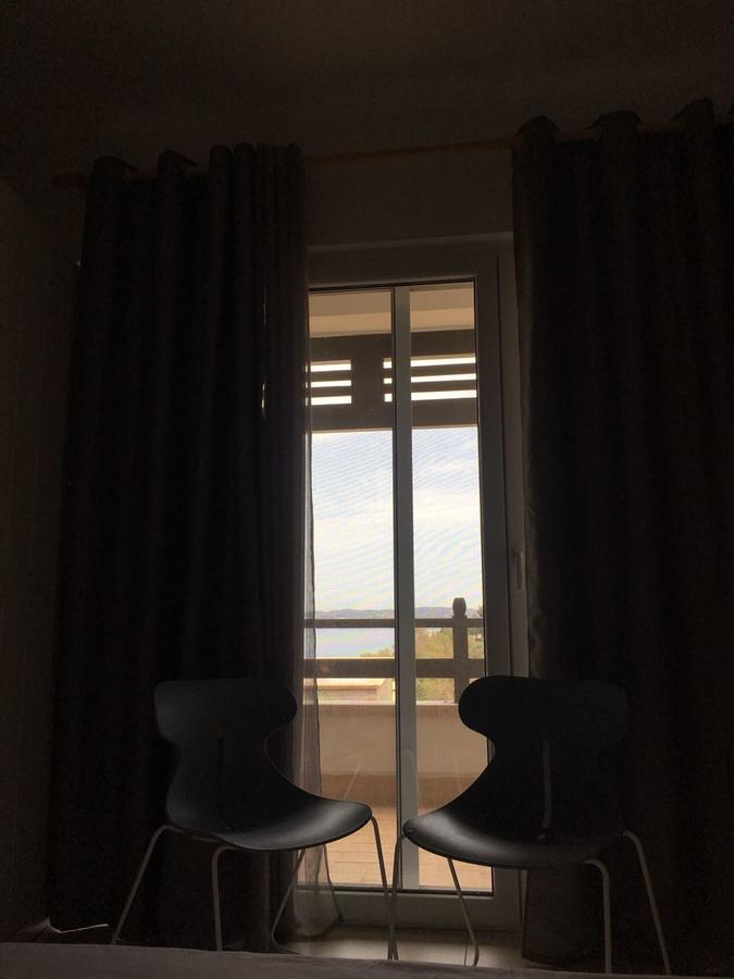 Aldi'S Guest House Vlore Bagian luar foto