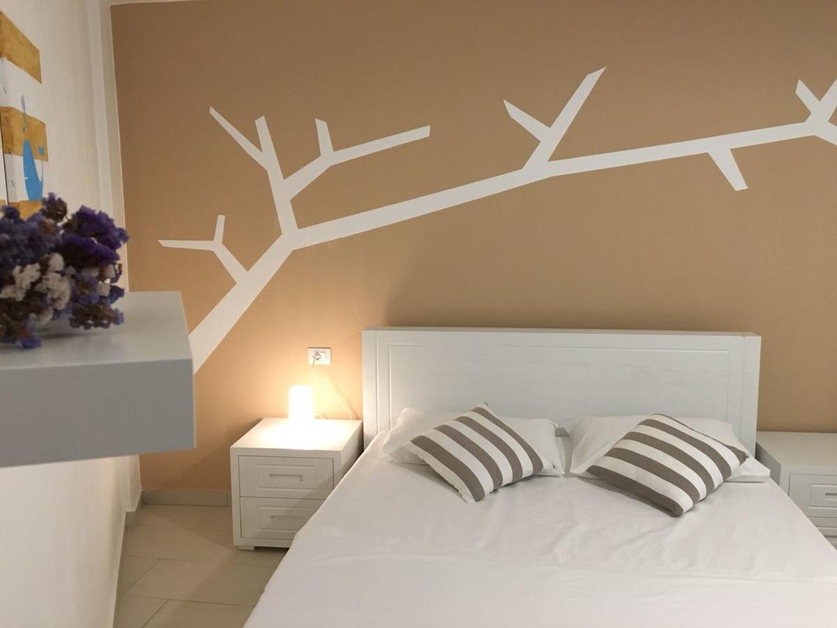 Aldi'S Guest House Vlore Bagian luar foto