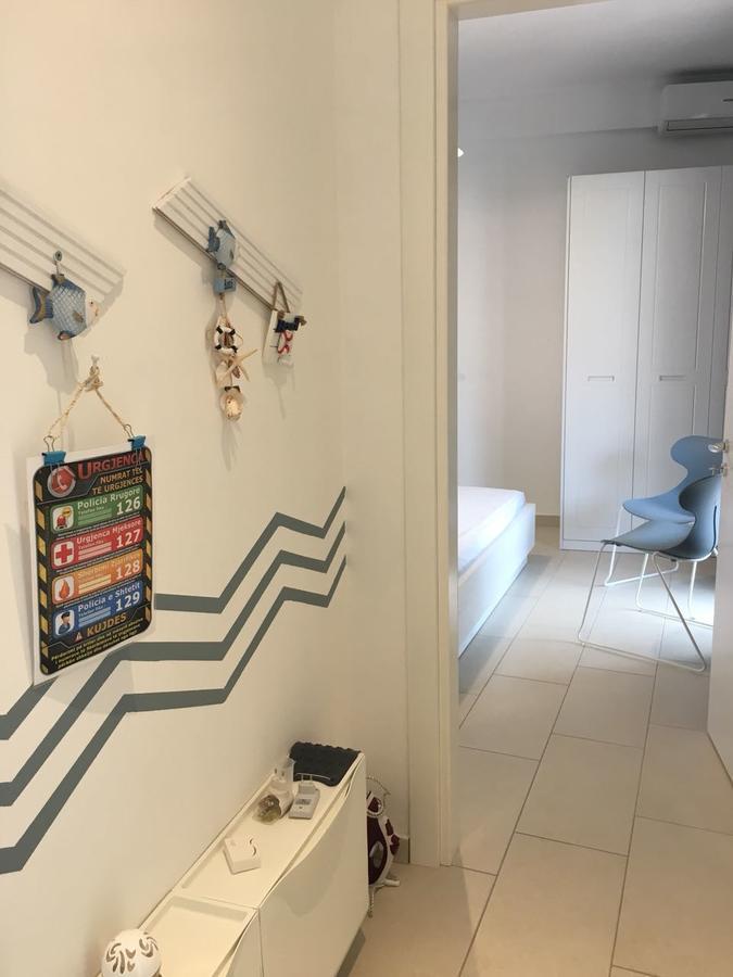 Aldi'S Guest House Vlore Bagian luar foto
